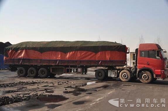 运煤车.jpg 运煤车.jpg