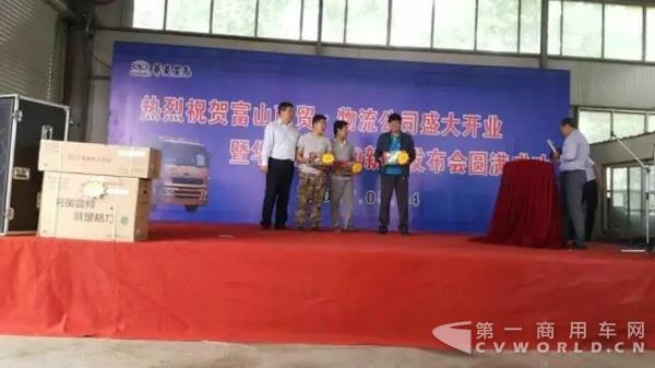 推介显成效 枣庄客户现场下单.jpg 推介显成效 枣庄客户现场下单.jpg