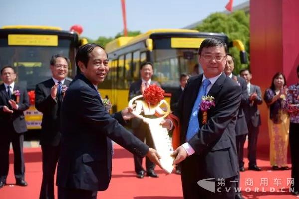 500台安凯客车出口缅甸4.jpg 500台安凯客车出口缅甸4.jpg