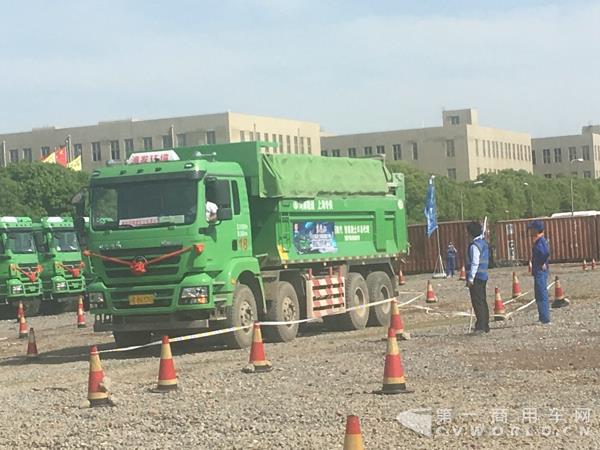 蓬布闭合.jpg 蓬布闭合.jpg