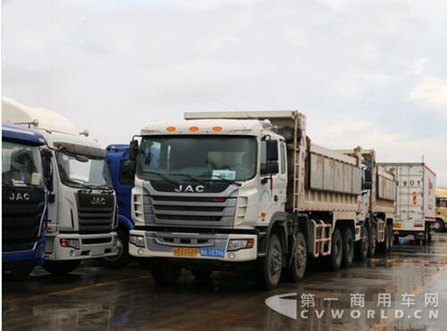 工程车.jpg 工程车.jpg