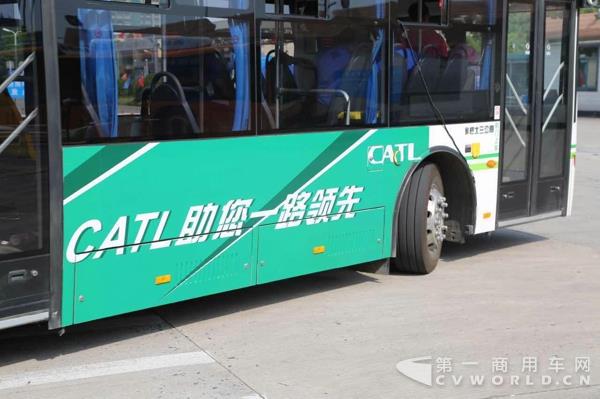 宇通新能源客车搭载宁德时代电池.jpg 宇通新能源客车搭载宁德时代电池.jpg