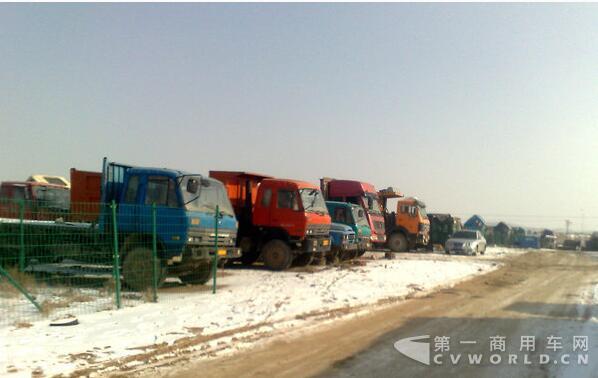 报废卡车.jpg 报废卡车.jpg