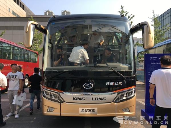 XMQ6127BYD5C公路客车1.jpg XMQ6127BYD5C公路客车1.jpg