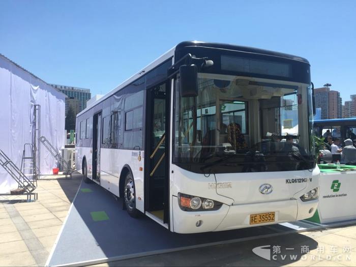 国内首辆运用轮毂电机技术的海格客车.jpg 国内首辆运用轮毂电机技术的海格客车.jpg