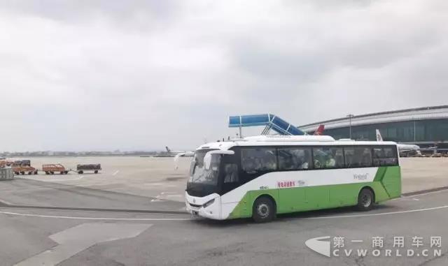 国货骄傲∣银隆VIP摆渡车交付广州白云机场5.jpg