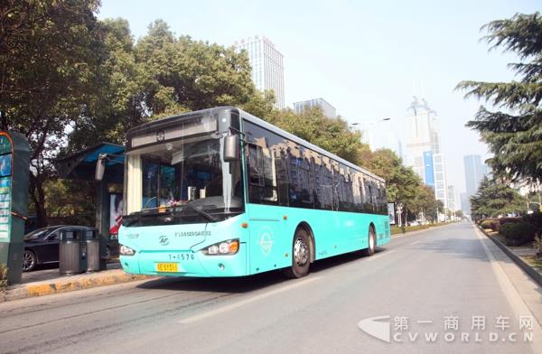海格全铝公交.jpg 海格全铝公交.jpg