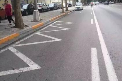 公路上新标线2.jpg 公路上新标线2.jpg