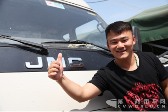 江铃轻卡助力,成就小人物的水产大业务2267.png 江铃轻卡助力,成就小人物的水产大业务2267.png