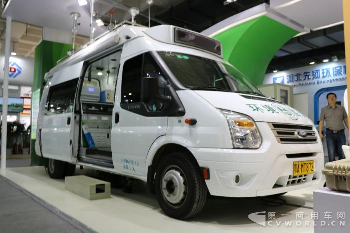 武汉天虹环境监测车.JPG 武汉天虹环境监测车.JPG