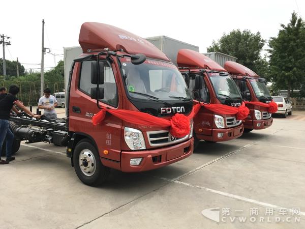 现场展出的满足京V排放标准的奥铃轻卡 (2).jpg 现场展出的满足京V排放标准的奥铃轻卡 (2).jpg