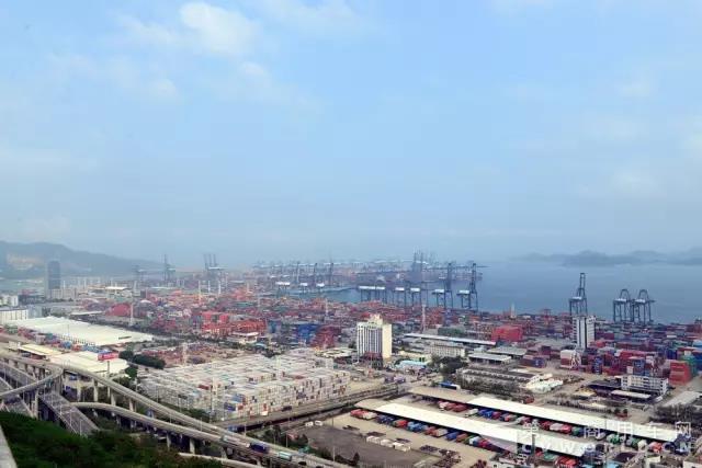 红岩杰狮港口牵引车1.jpg 红岩杰狮港口牵引车1.jpg