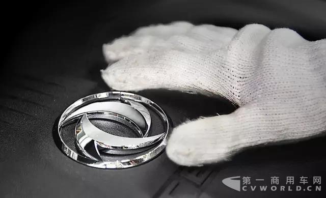 不能再棒!东风公司荣获“中国商标金奖”2.jpg 不能再棒!东风公司荣获“中国商标金奖”2.jpg