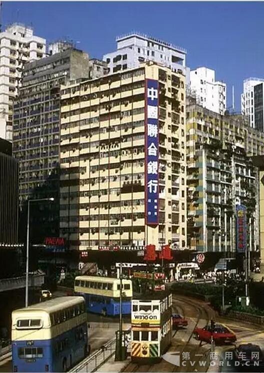 铜锣湾中国联合银行前.jpg 铜锣湾中国联合银行前.jpg