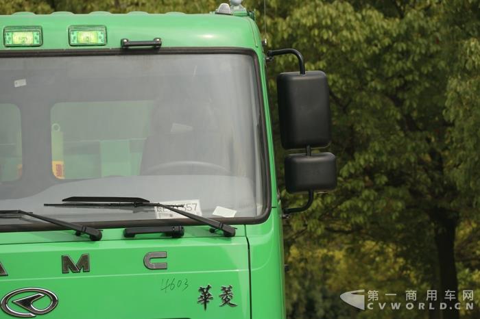 05.jpg