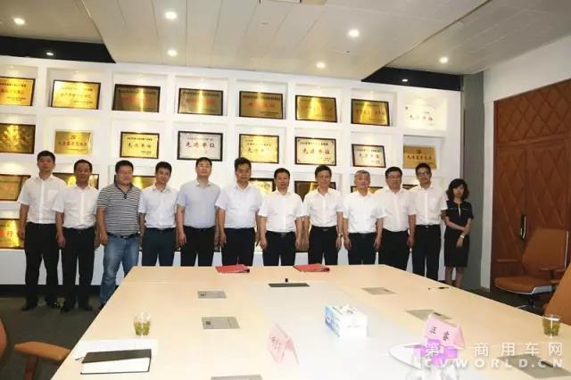 华菱星马牵手马鞍山农商行 获授信20亿元3.jpg 华菱星马牵手马鞍山农商行 获授信20亿元3.jpg