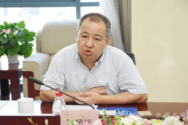 东风汽车股份有限公司客人访问法士特2.jpg 东风汽车股份有限公司客人访问法士特2.jpg