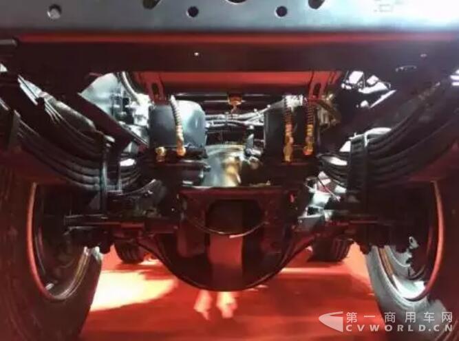 杰卡6x4牵引车5.jpg 杰卡6x4牵引车5.jpg