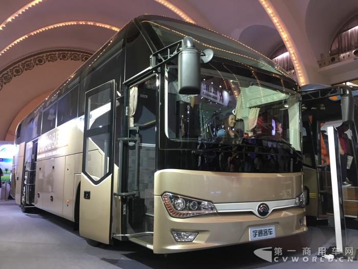 宇通12米新一代高端公路客车1.jpg 宇通12米新一代高端公路客车1.jpg