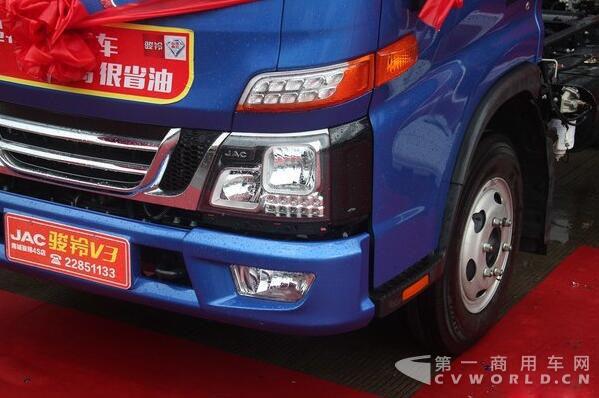 主打轻泡货运输 骏铃V3快递版东莞上市2.jpg 主打轻泡货运输 骏铃V3快递版东莞上市2.jpg
