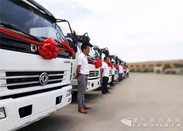 强强联合的开始,19辆东风轻卡交付安能物流!.jpg 强强联合的开始,19辆东风轻卡交付安能物流!.jpg
