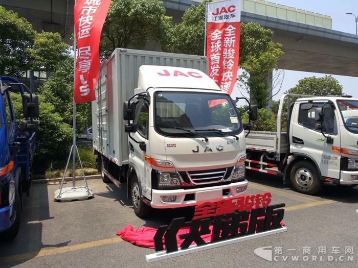 新车揭幕活动6.jpg 新车揭幕活动6.jpg