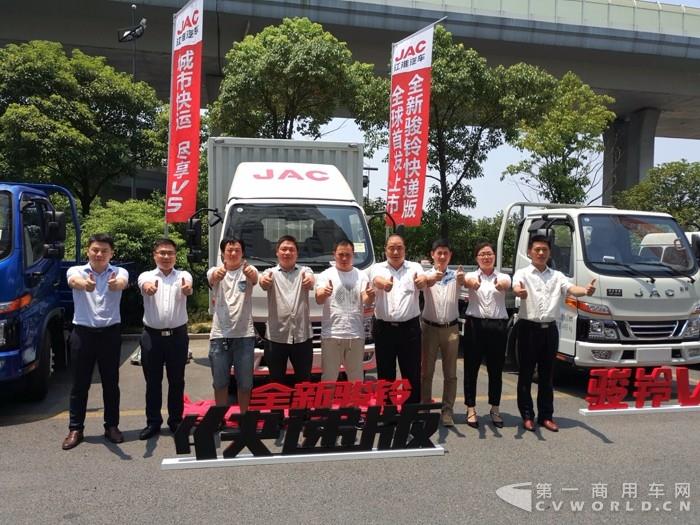 新车揭幕活动4.jpg 新车揭幕活动4.jpg