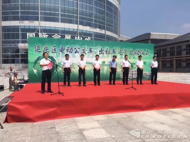 银隆双层公交车挺进北京“夏都”.jpg 银隆双层公交车挺进北京“夏都”.jpg