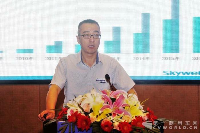 南京金龙轻型车乘用车营销中心总经理秦续俊.jpg 南京金龙轻型车乘用车营销中心总经理秦续俊.jpg