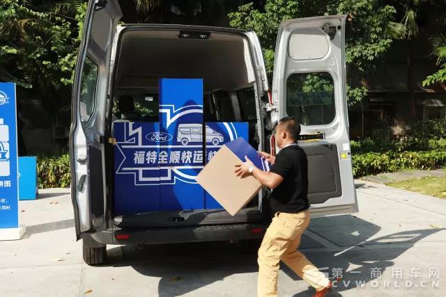 高品质所向披靡,福特新全顺又双叒叕掀签单潮2.jpg 高品质所向披靡,福特新全顺又双叒叕掀签单潮2.jpg