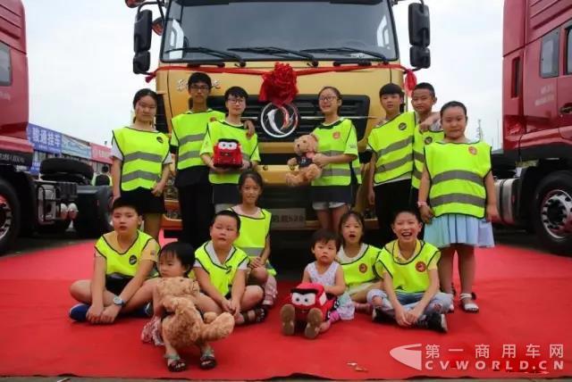 东风商用车7.jpg 东风商用车7.jpg