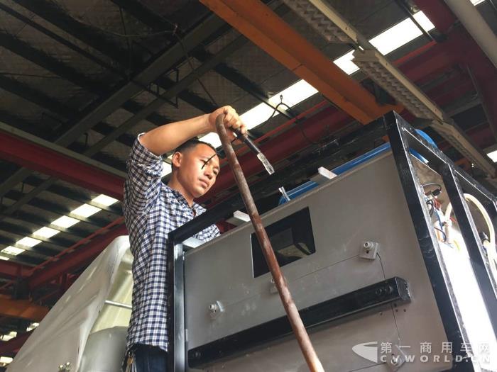 全球首辆水氢燃料汽车诞生9.jpg 全球首辆水氢燃料汽车诞生9.jpg
