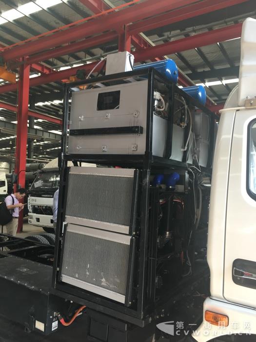 全球首辆水氢燃料汽车诞生2.jpg 全球首辆水氢燃料汽车诞生2.jpg