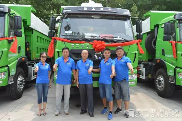 厉害!徐工数百台新型城市环保渣土车陆续交付!.jpg 厉害!徐工数百台新型城市环保渣土车陆续交付!.jpg