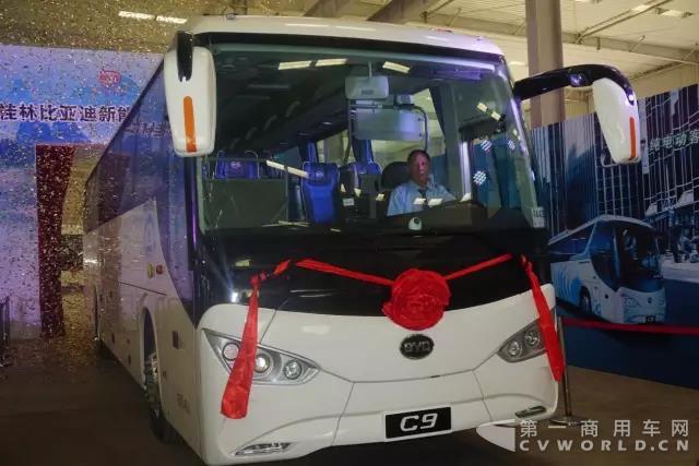 打造低碳国际旅游城市 桂林投放首批500辆比亚迪纯电动客车.jpg 打造低碳国际旅游城市 桂林投放首批500辆比亚迪纯电动客车.jpg