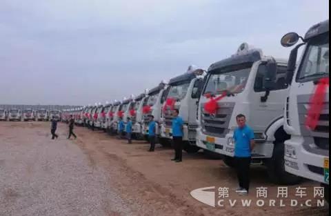 80辆中国重汽豪瀚新型智能渣土车助力银川城乡环境提档升级.jpg 80辆中国重汽豪瀚新型智能渣土车助力银川城乡环境提档升级.jpg