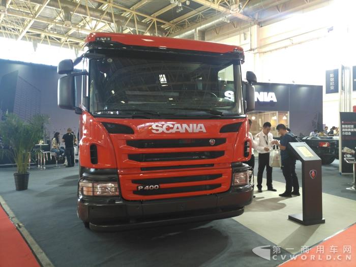 总重28吨水罐泡沫消防车P400 6x4底盘1.jpg 总重28吨水罐泡沫消防车P400 6x4底盘1.jpg