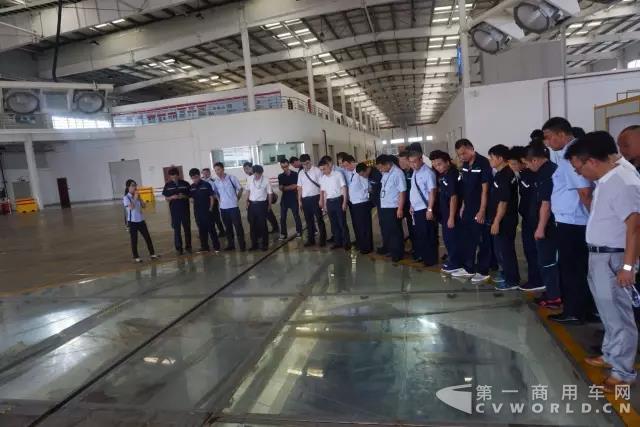 倡导绿色出行 深圳东部公交驾驶员探营比亚迪2.jpg 倡导绿色出行 深圳东部公交驾驶员探营比亚迪2.jpg