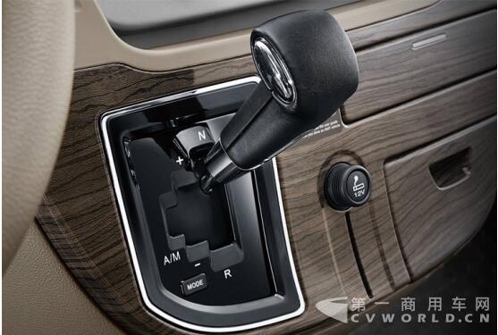 上汽大通V80感恩回馈钜惠来袭4.jpg 上汽大通V80感恩回馈钜惠来袭4.jpg