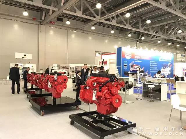东风康明斯亮相东欧商用车展,助推合作伙伴进入国际市场4.jpg 东风康明斯亮相东欧商用车展,助推合作伙伴进入国际市场4.jpg