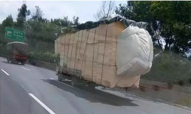 如此拉货的神车 老司机这可“驶”不得!我和我的小伙伴都看呆了 3.jpg 如此拉货的神车 老司机这可“驶”不得!我和我的小伙伴都看呆了 3.jpg