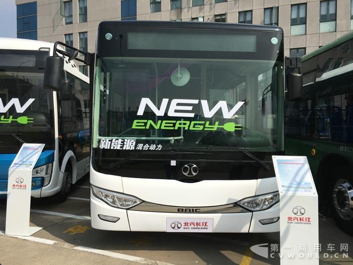 北汽长江BJ6101B11CHEV插电式混合动力公交车.jpg 北汽长江BJ6101B11CHEV插电式混合动力公交车.jpg