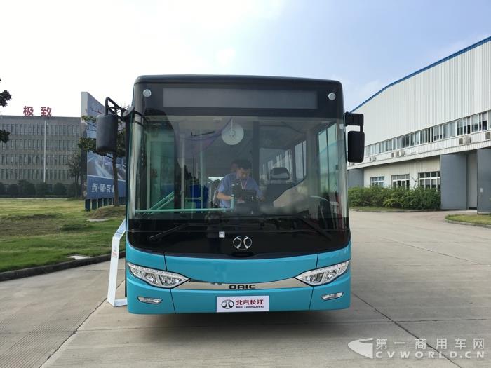 北汽长江18米BRT公交车.jpg