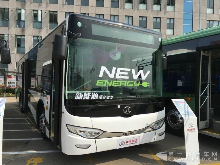 北汽长江BJ6101B11CHEV插电式混合动力公交车 (2).jpg