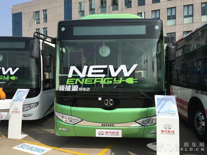 北汽长江BJ6101B21EV纯电动公交车.jpg