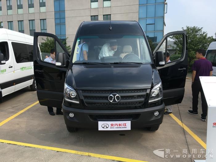 北汽长江柴油轻客.jpg