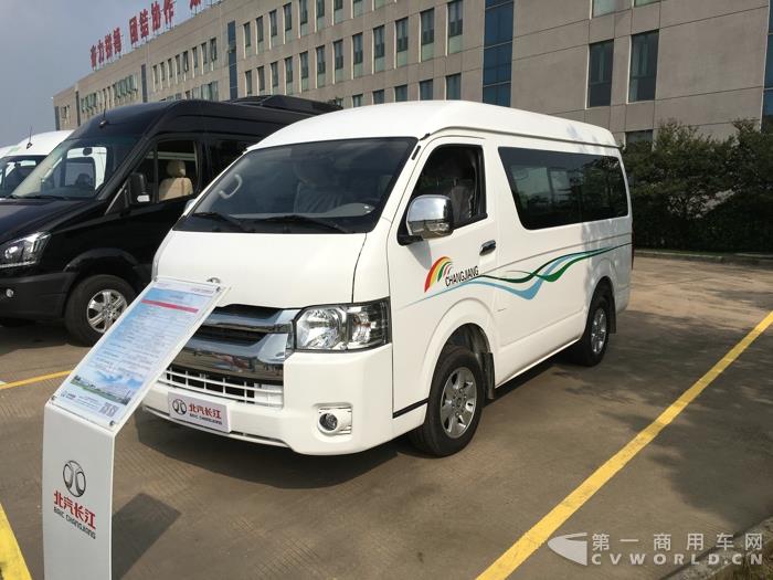 北汽长江汽油窄体轻客.jpg