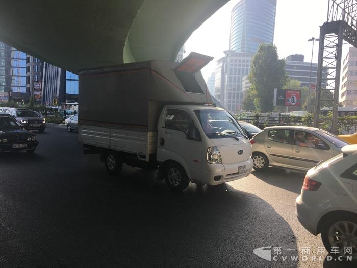 土耳其厢式货车.jpg 土耳其厢式货车.jpg