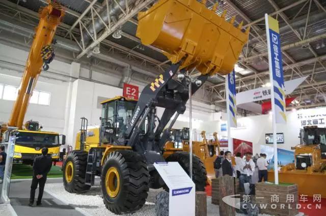 “常胜将军”LW700HV装载机.jpg “常胜将军”LW700HV装载机.jpg