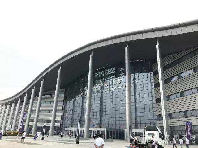 川现代双车亮相梁山专用车展 满足多样化市场需求.jpg 川现代双车亮相梁山专用车展 满足多样化市场需求.jpg